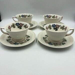 Vintage Pembroke Set of 4 Tea Cups and Saucers Wedgwood Corinthian USA England